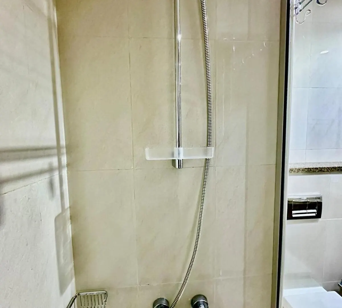 Comfy Studio In Jvc Great Location Fast Wi-Fi Dubai Apartment